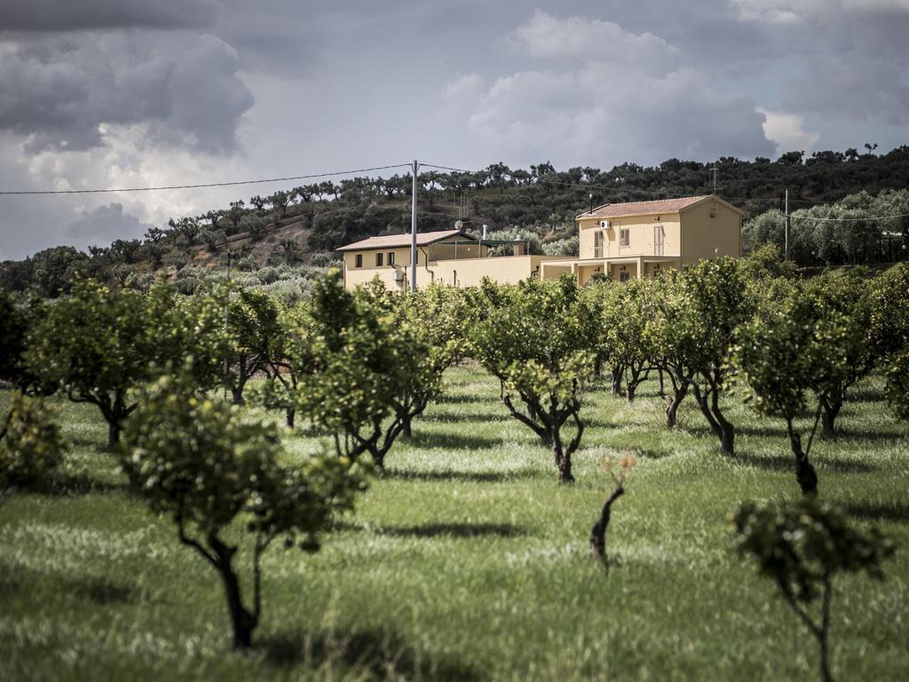 Agriturismo Il Giriatello クロトーネ エクステリア 写真