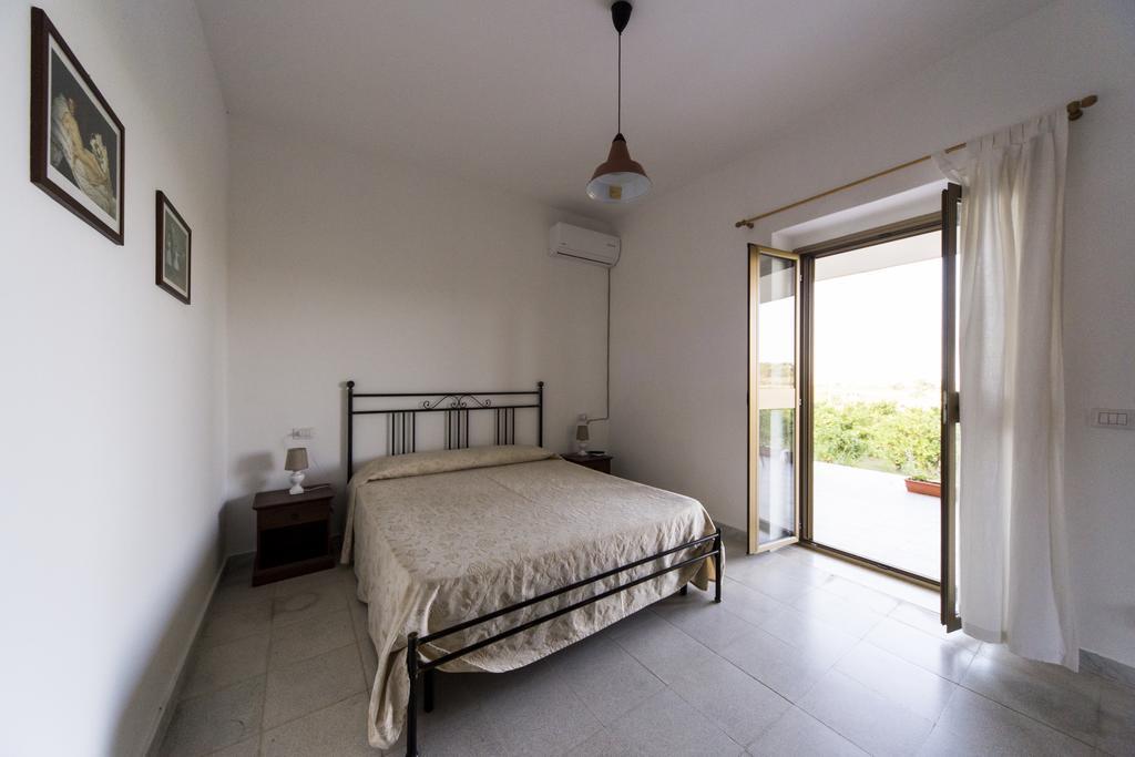 Agriturismo Il Giriatello クロトーネ エクステリア 写真